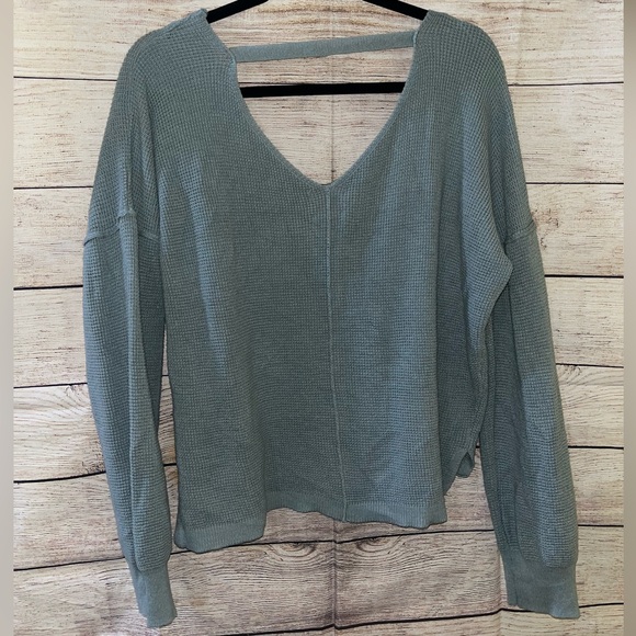 🤎3/$10 Hippie Rose Blue Sweater Size Large - Picture 2 of 4